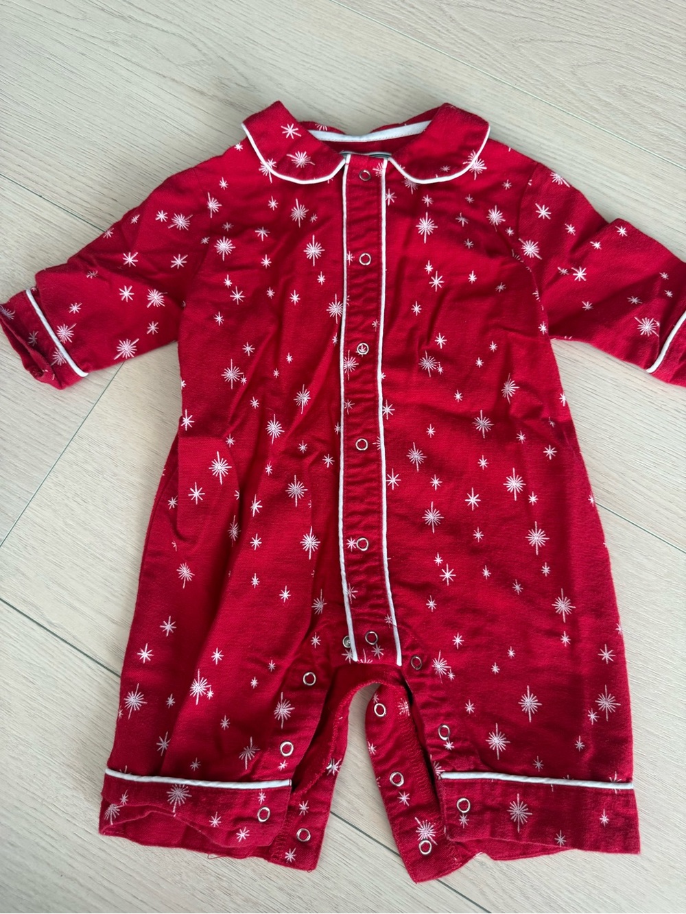 Petite Plume Red Burst Star-Print Infant One-Piece Pajama Romper | 0-3 months